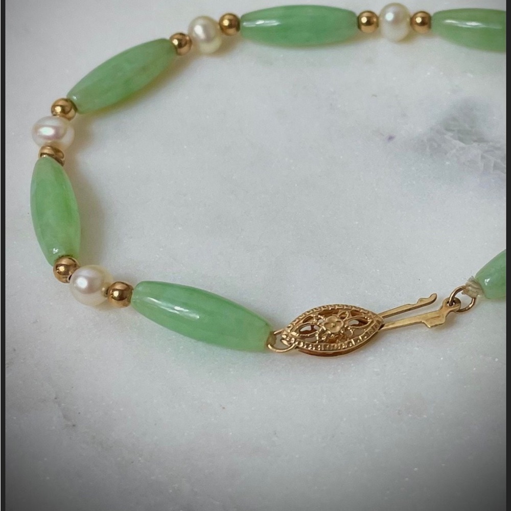14kt vintage gold jade and pearl bracelet